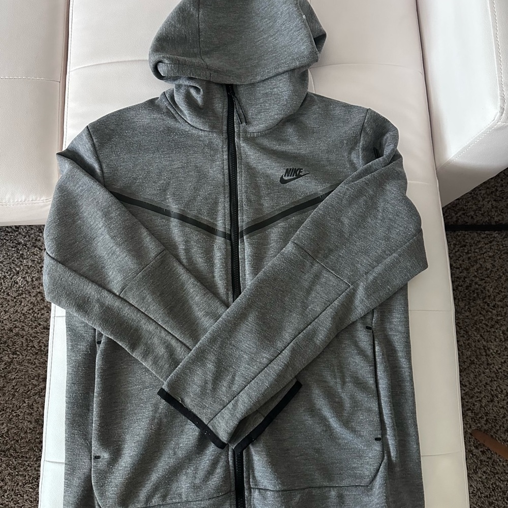 Nike tech fleece men’s large Charcoal Zip-Up Hoodie